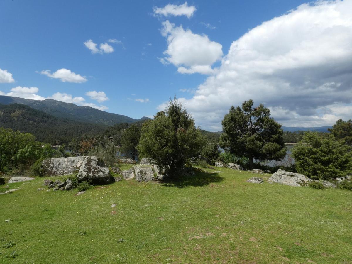 Núcleo de Turismo Rural Valle de Iruelas Hostal Las Cruceras Exterior foto